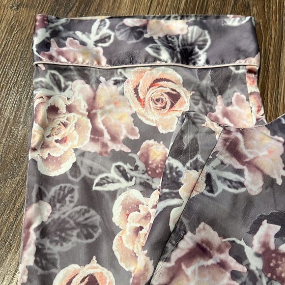 Victoria’s Secret pj set. Long sleeves pants and top - Picture 4 of 10